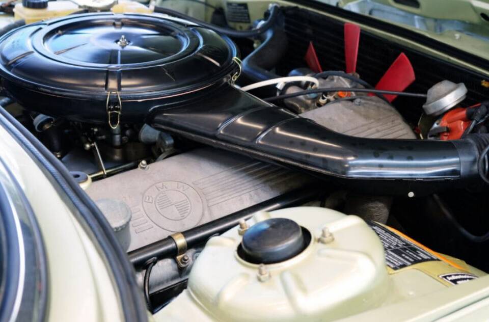 Bild 24/25 von BMW 525 (1977)