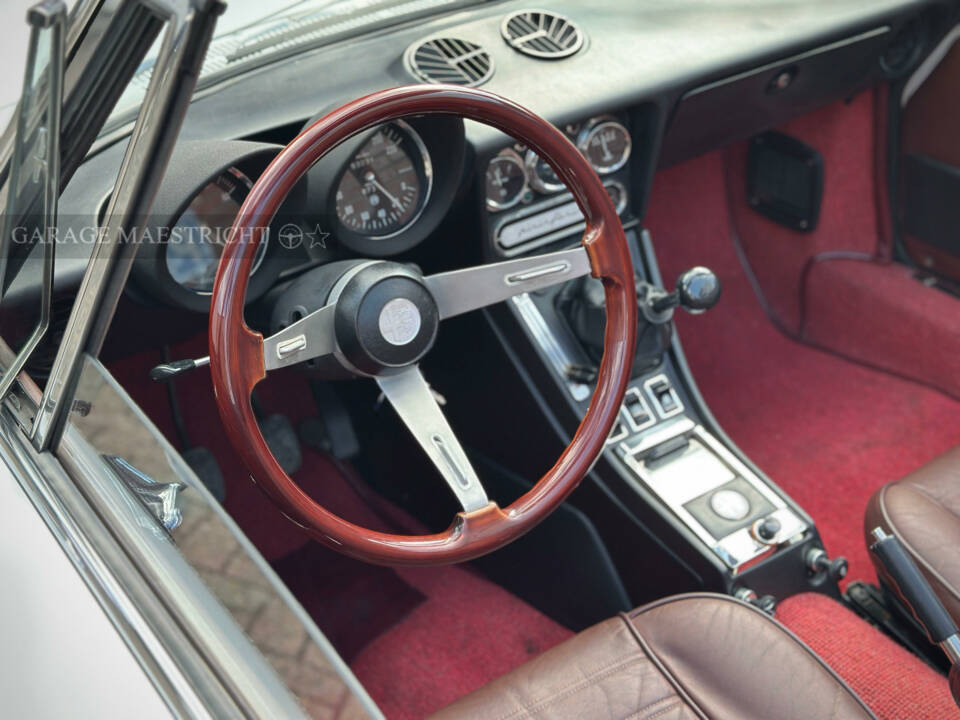 Afbeelding 32/72 van Alfa Romeo 2000 Spider Veloce (1981)