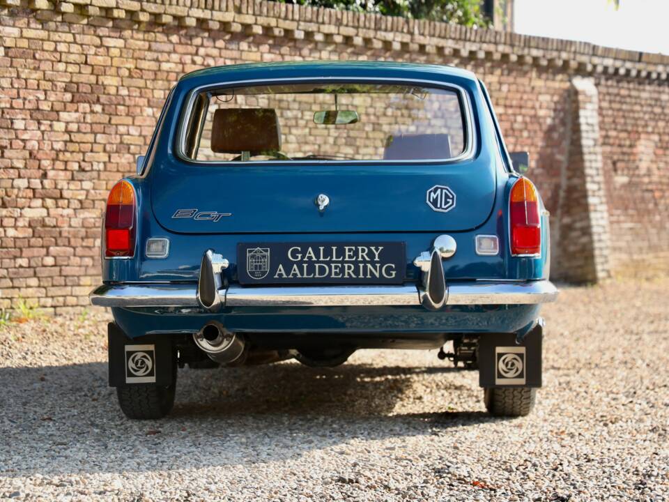Immagine 7/50 di MG MGB GT (1971)