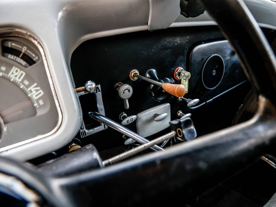 Immagine 21/37 di Citroën Traction Avant 11 BL (1955)