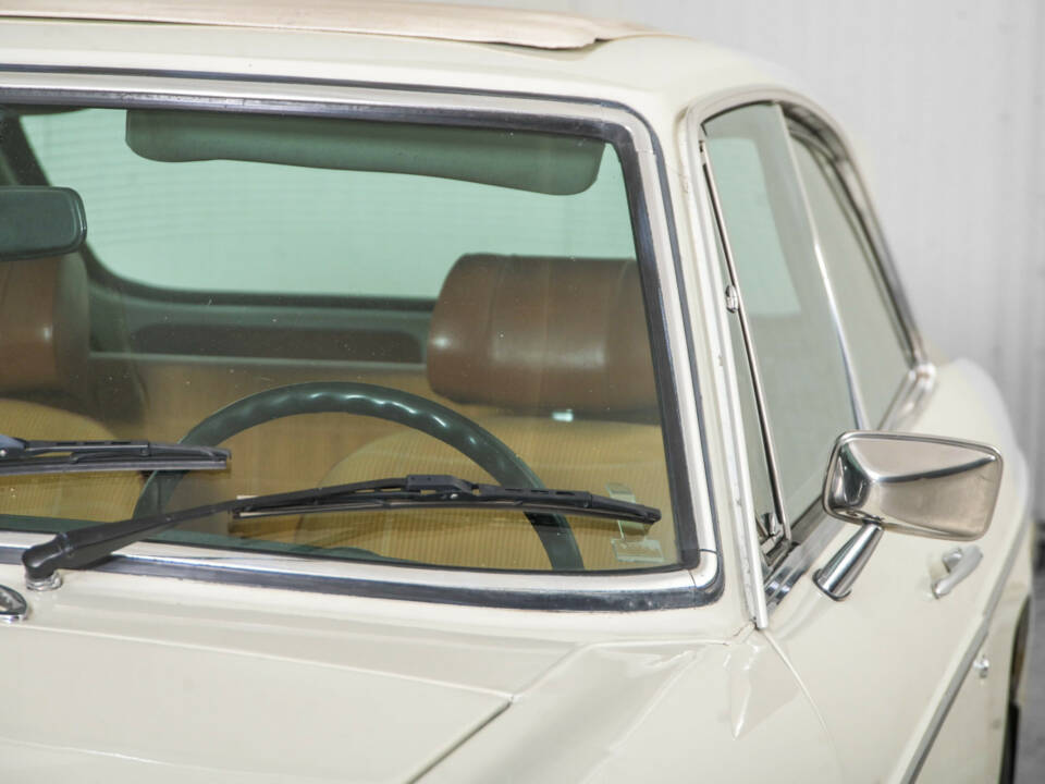 Image 23/50 of MG MGB GT V8 (1975)