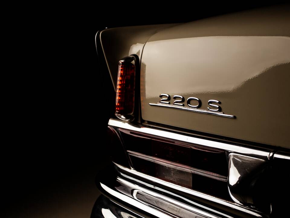 Bild 30/32 von Mercedes-Benz 220 SE b (1965)