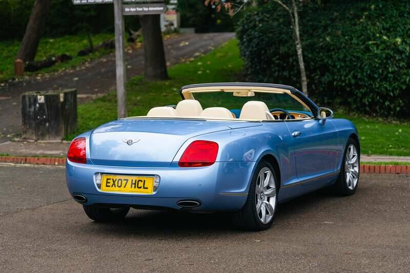 Bild 46/50 von Bentley Continental GTC (2007)