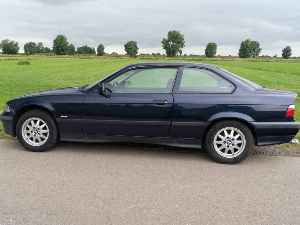 Bild 2/40 von BMW 316i (1998)
