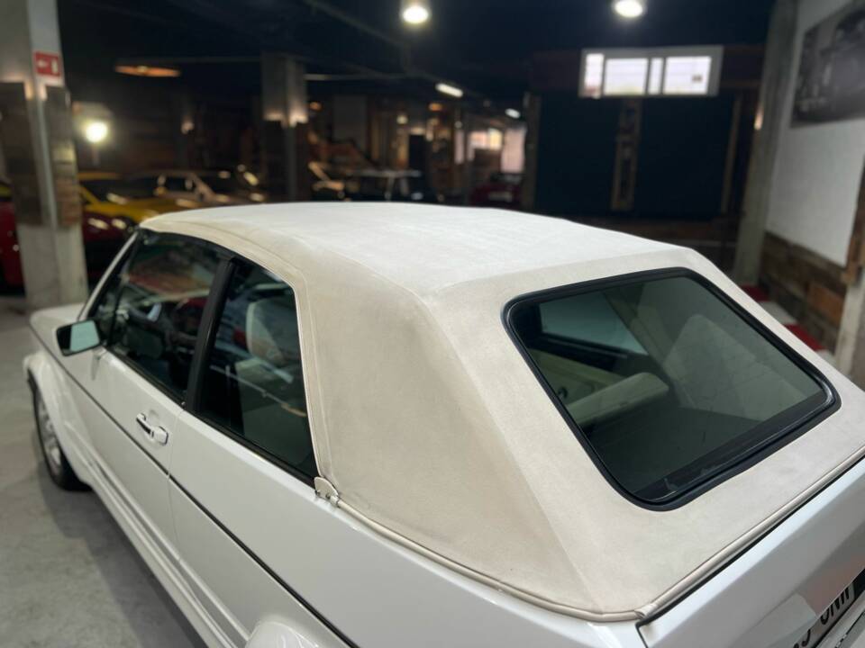 Immagine 26/68 di Volkswagen Golf III GTI 2.0 (1993)