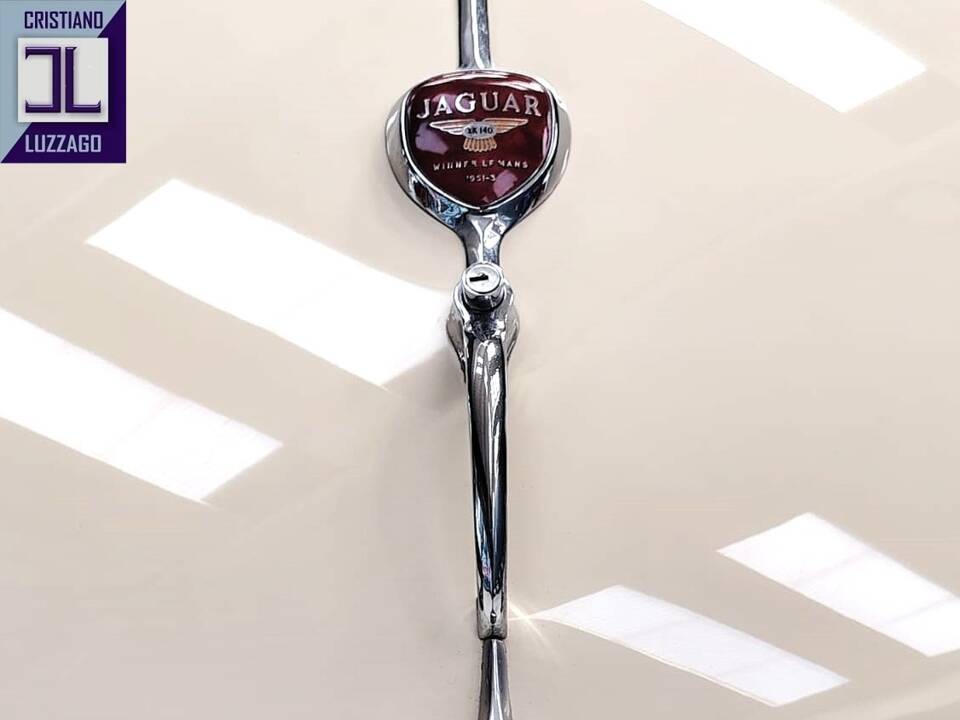 Image 29/74 of Jaguar XK 140 OTS (1956)