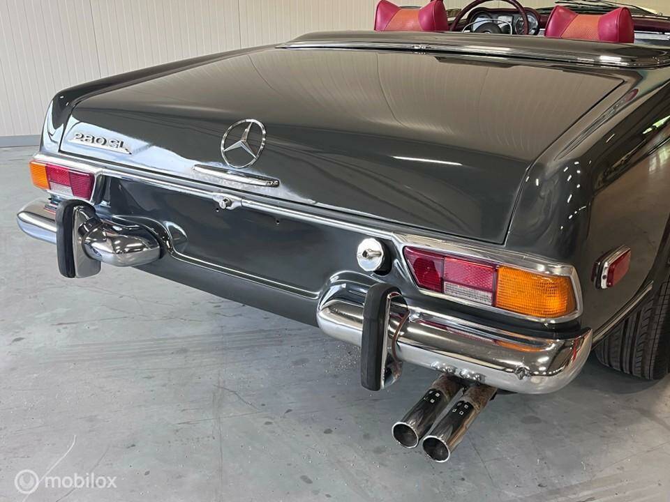 Image 37/40 of Mercedes-Benz 280 SL (1970)