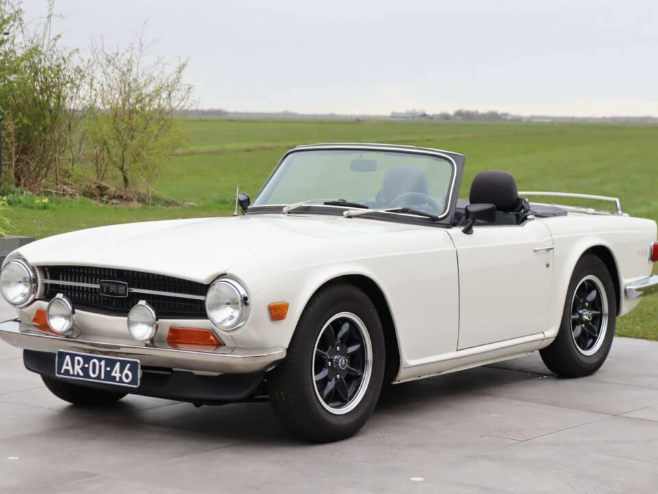 Image 21/50 de Triumph TR 6 (1970)