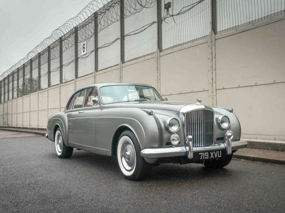 Image 9/57 of Bentley S 2 Continental (1961)