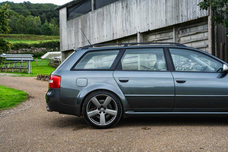 Image 21/50 of Audi RS6 Avant (2003)