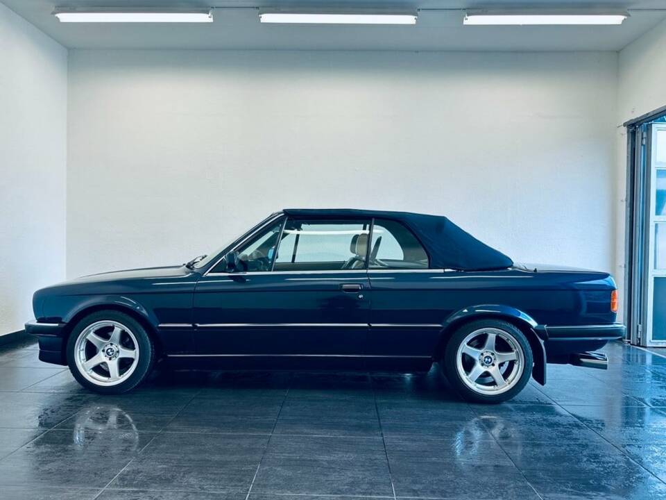 Image 12/29 de BMW 325i (1989)