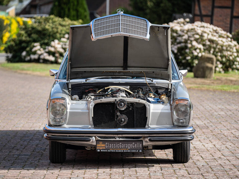 Immagine 8/40 di Mercedes-Benz 250 CE (1970)