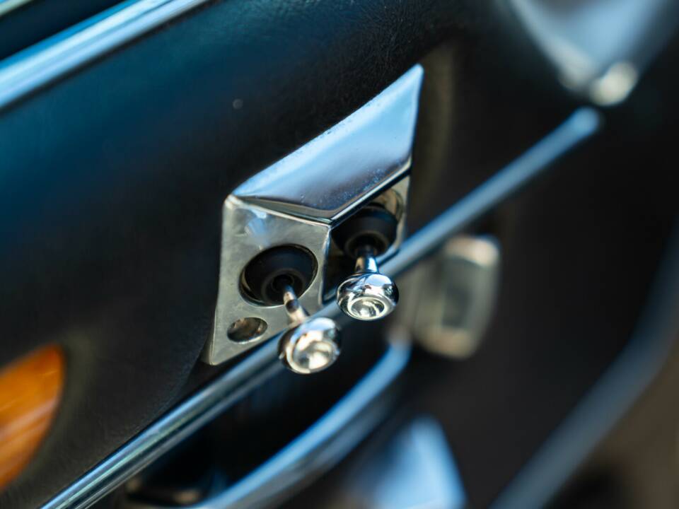 Bild 23/42 von Jaguar XJ-S 3.6 (1990)