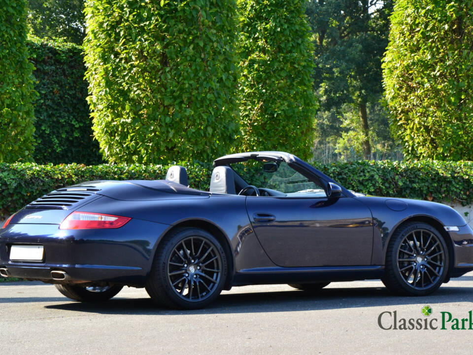 Image 4/50 of Porsche 911 Carrera (2006)