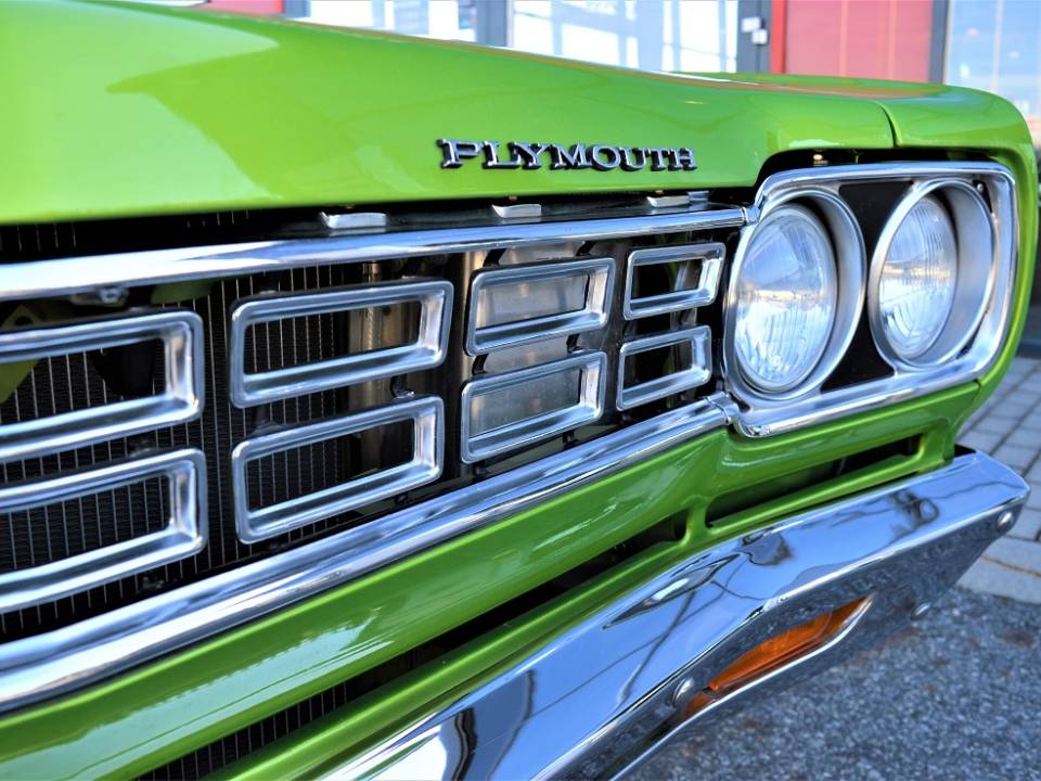 Image 20/43 of Plymouth Road Runner Hardtop Coupe (1968)