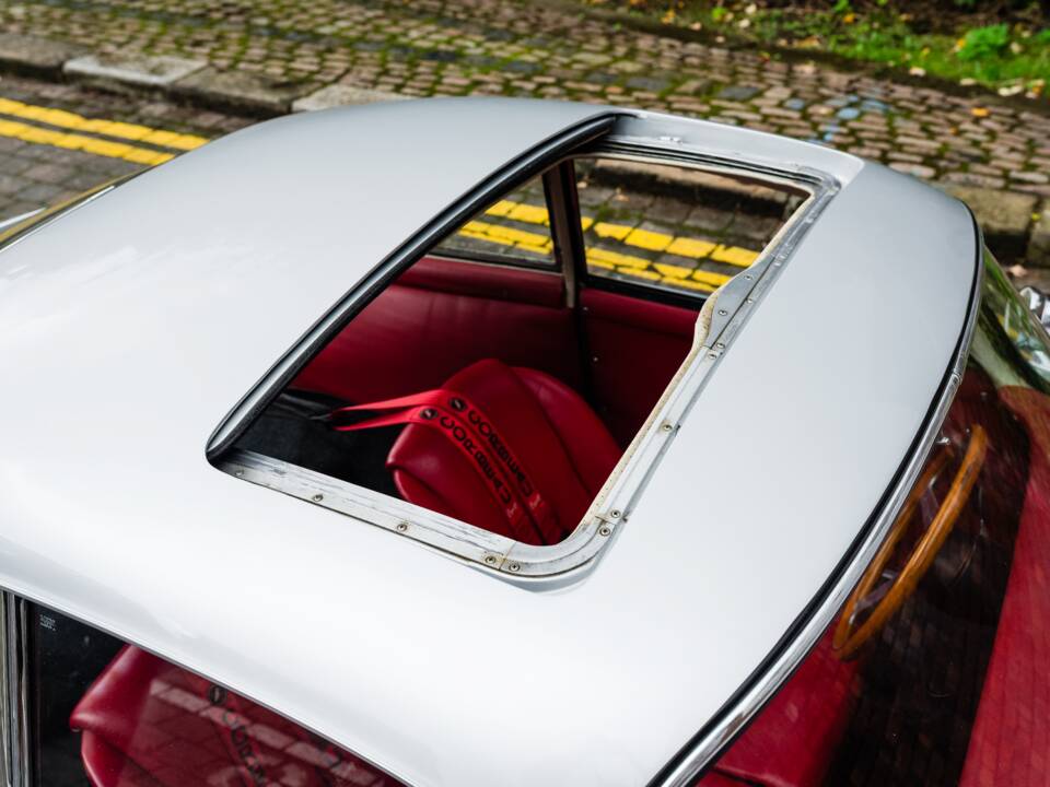 Image 19/48 of Porsche 356 C 1600 (1964)