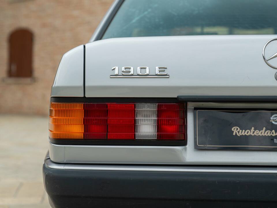 Image 10/50 of Mercedes-Benz 190 E 1.8 (1991)