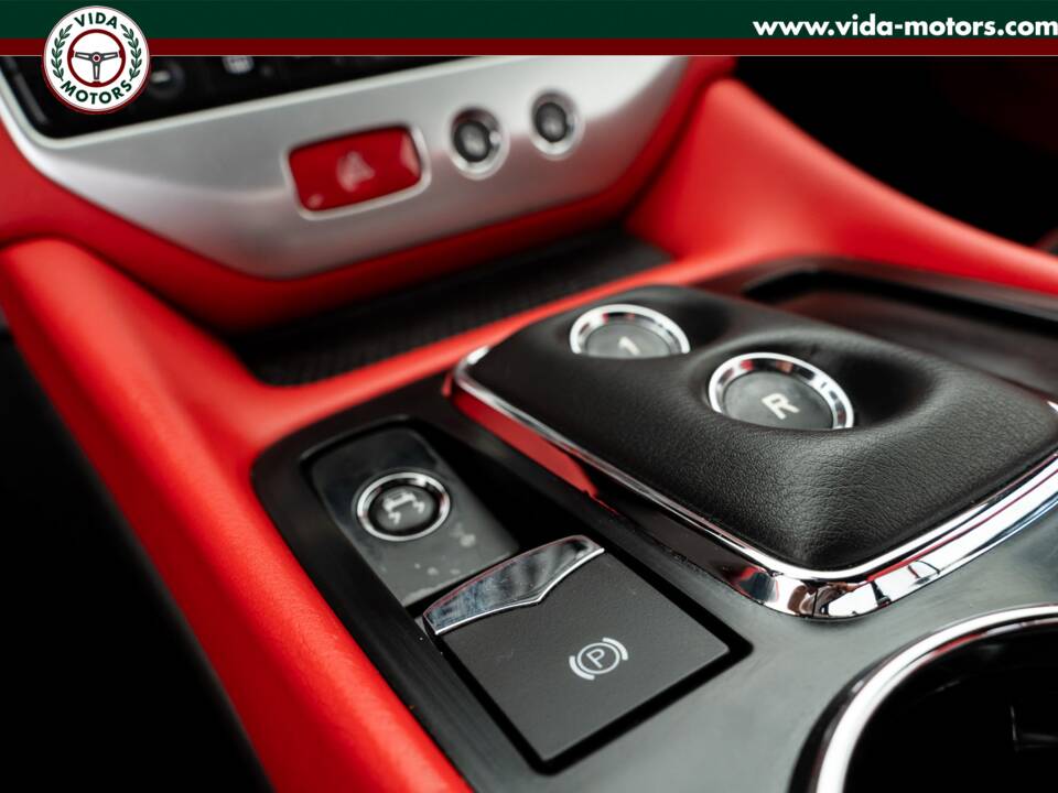 Image 11/15 of Maserati GranTurismo S (2012)