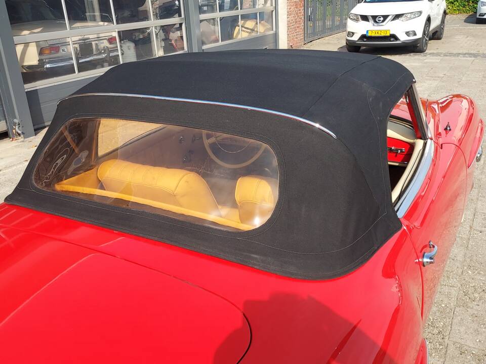 Image 8/34 of Mercedes-Benz 190 SL (1959)
