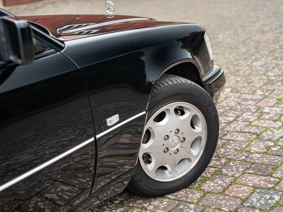 Image 4/83 de Mercedes-Benz E 220 (1996)