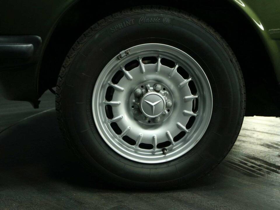 Bild 47/50 von Mercedes-Benz 300 D (1981)