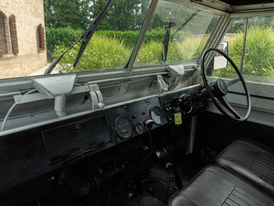 Image 34/50 of Land Rover 88 Lightweight (1977)