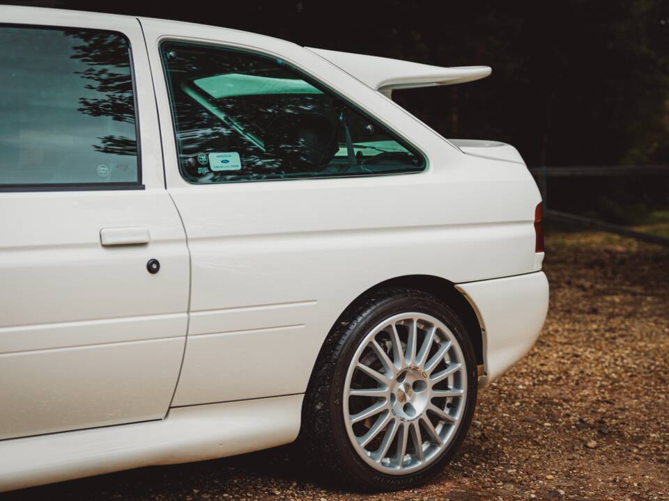 Immagine 26/31 di Ford Escort RS Cosworth (1996)