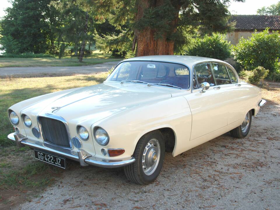 Image 1/8 de Jaguar Mk X 4.2 (1965)
