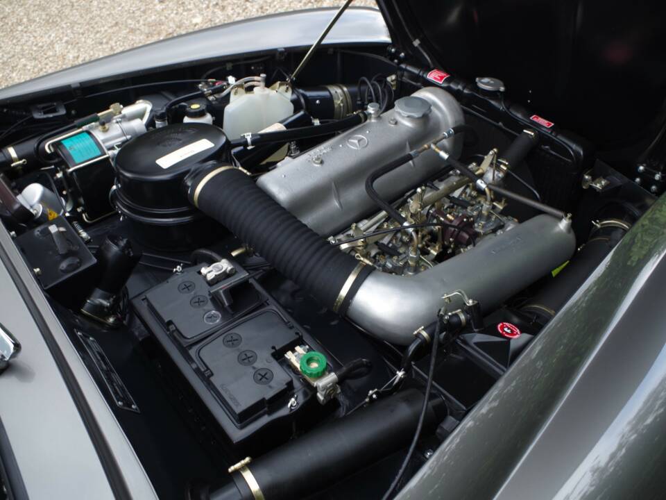 Image 47/50 of Mercedes-Benz 190 SL (1959)
