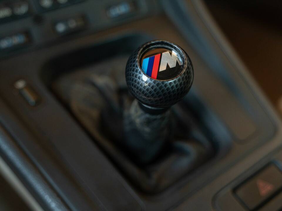 Bild 48/50 von BMW 850i (1990)