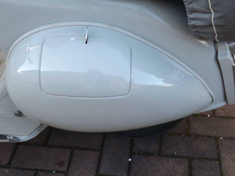 Image 37/50 of Piaggio Vespa 125 (1955)