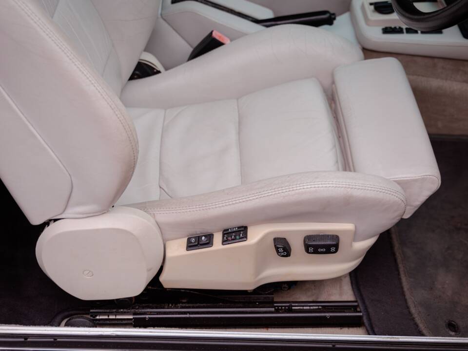 Afbeelding 11/27 van BMW 635 CSi (1989)