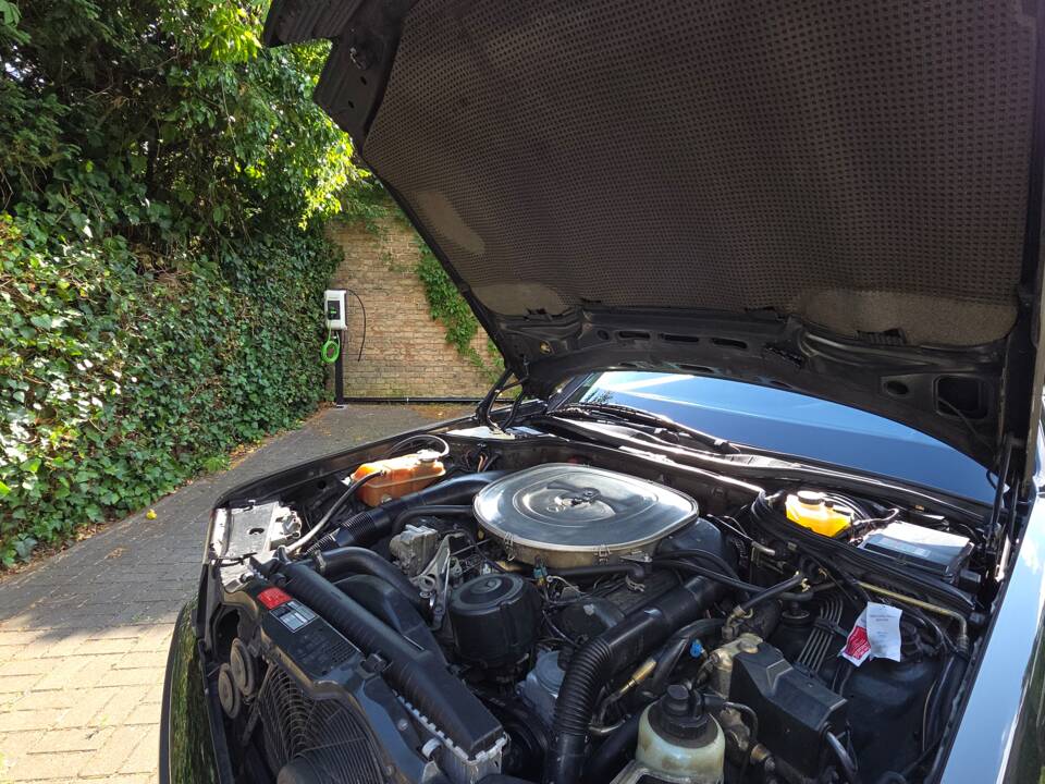 Image 15/32 of Mercedes-Benz 560 SEC (1991)
