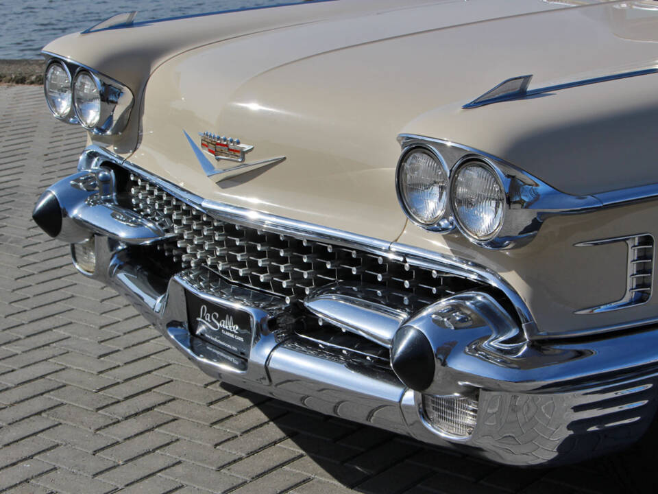 Image 6/29 of Cadillac 60 Special Fleetwood (1958)
