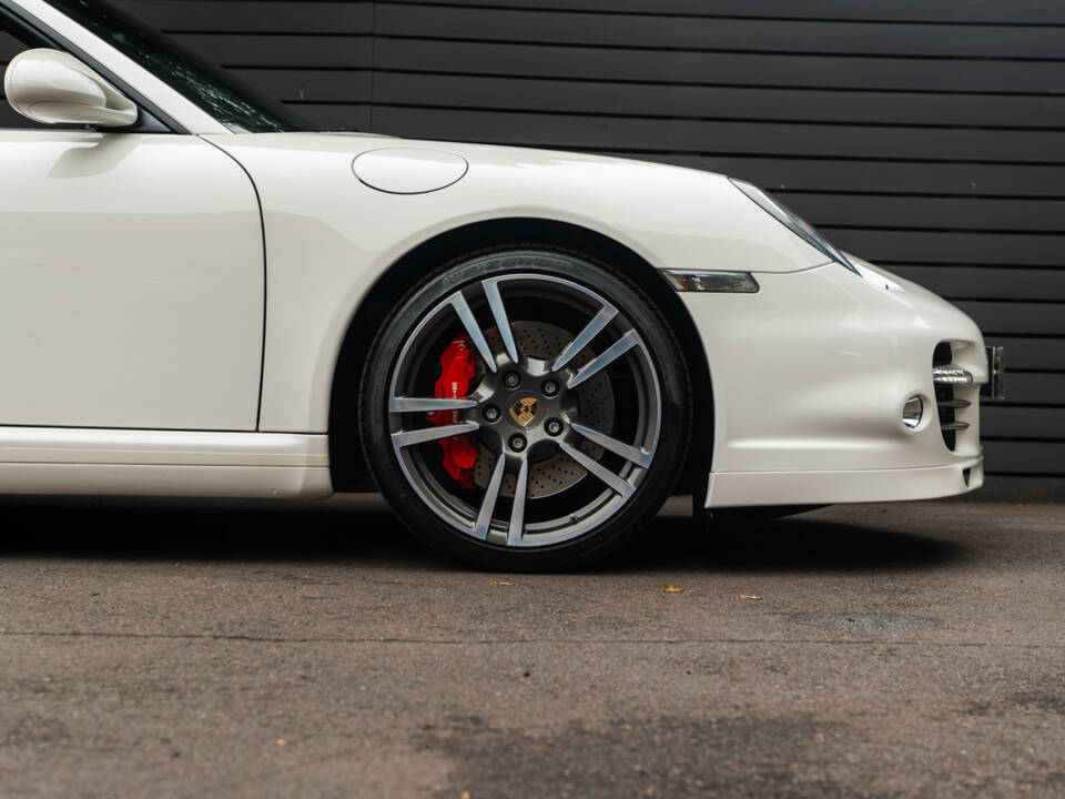 Immagine 18/22 di Porsche 911 Turbo (2010)