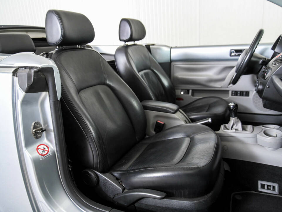 Bild 33/50 von Volkswagen New Beetle 2.0 (2003)