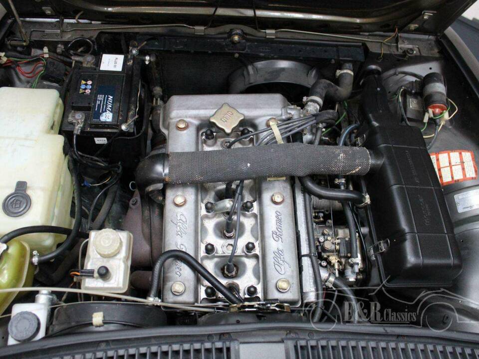 Image 3/15 of Alfa Romeo GTV 2.0 (1983)