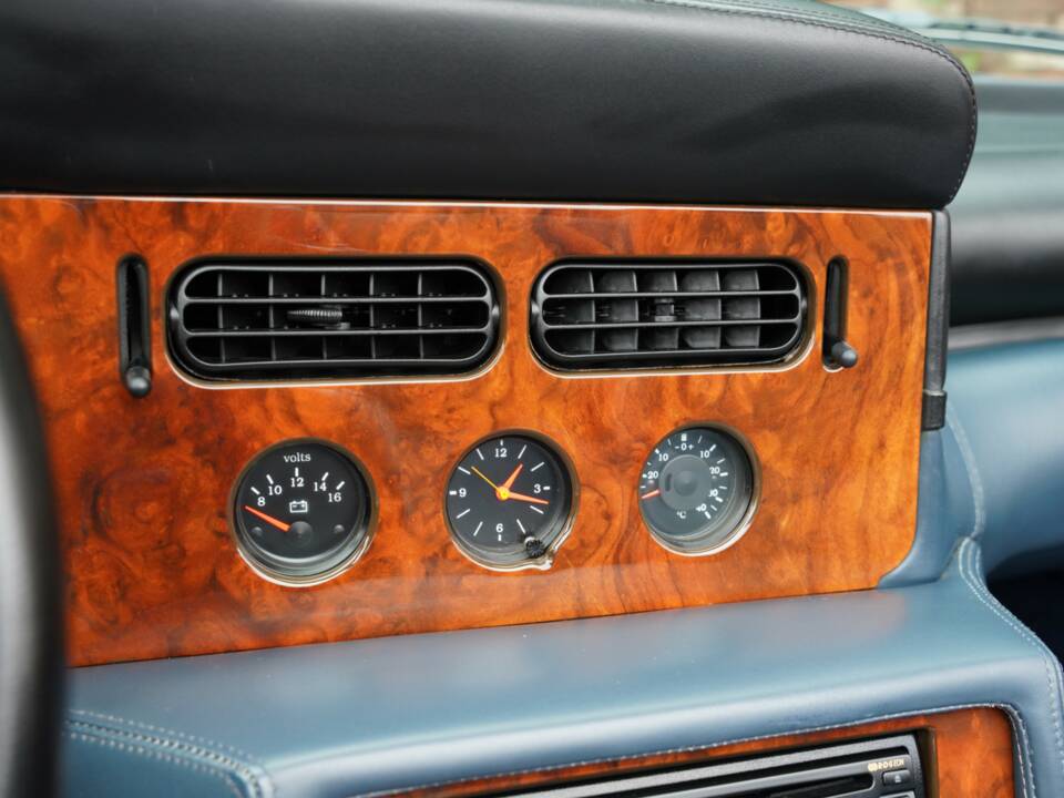 Image 32/50 of Aston Martin Virage Volante (1994)