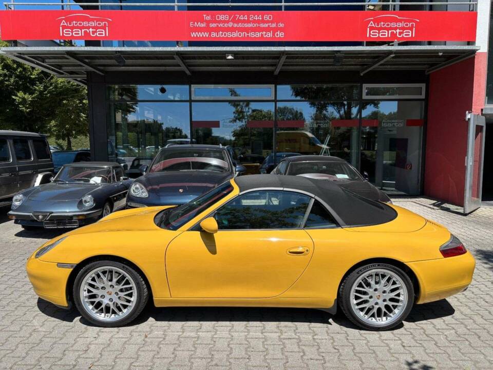 Image 22/30 of Porsche 911 Carrera (1999)