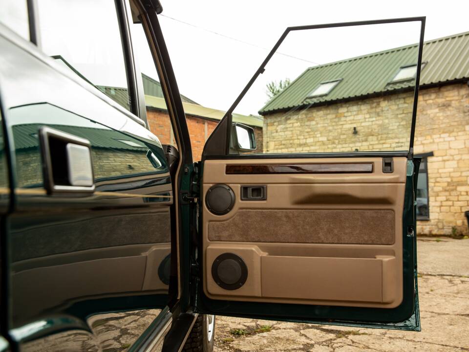Bild 23/50 von Land Rover Range Rover Classic Vogue SE (1993)