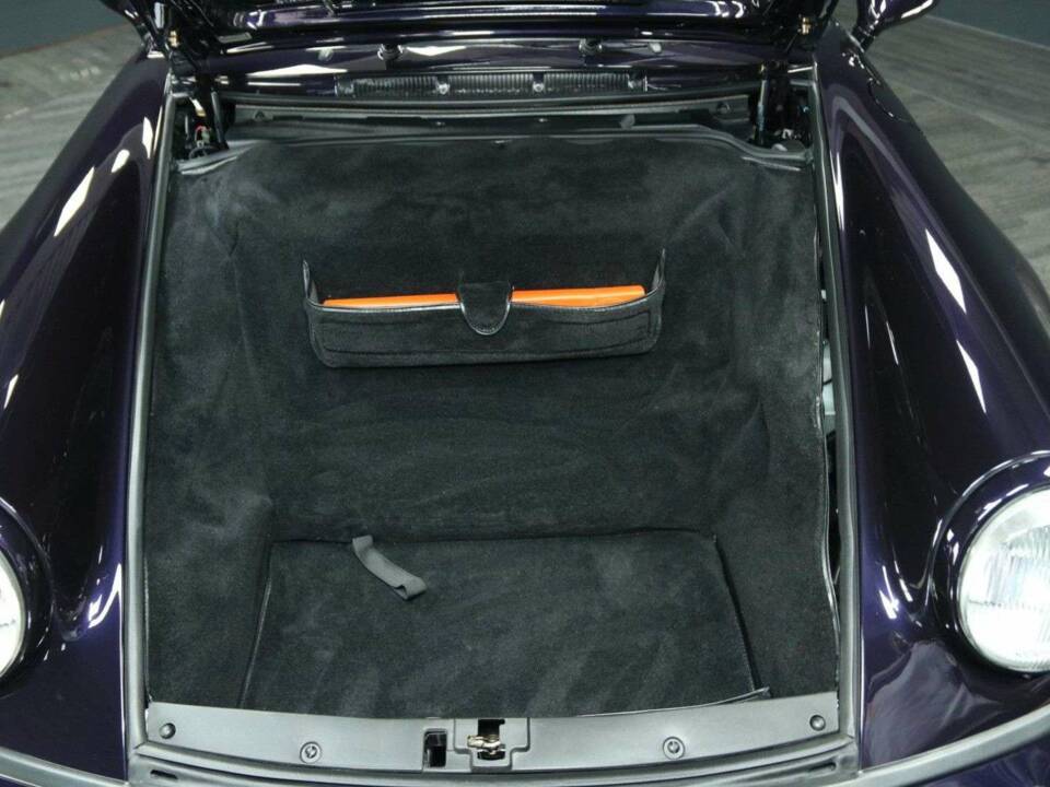 Immagine 42/50 di Porsche 911 Carrera 4 (1993)