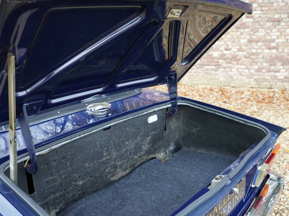 Image 44/50 of Triumph TR 6 PI (1972)