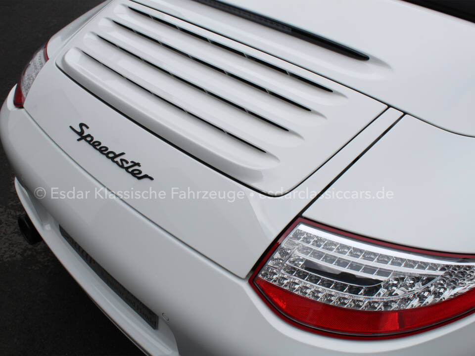 Immagine 28/47 di Porsche 911 Speedster (2010)