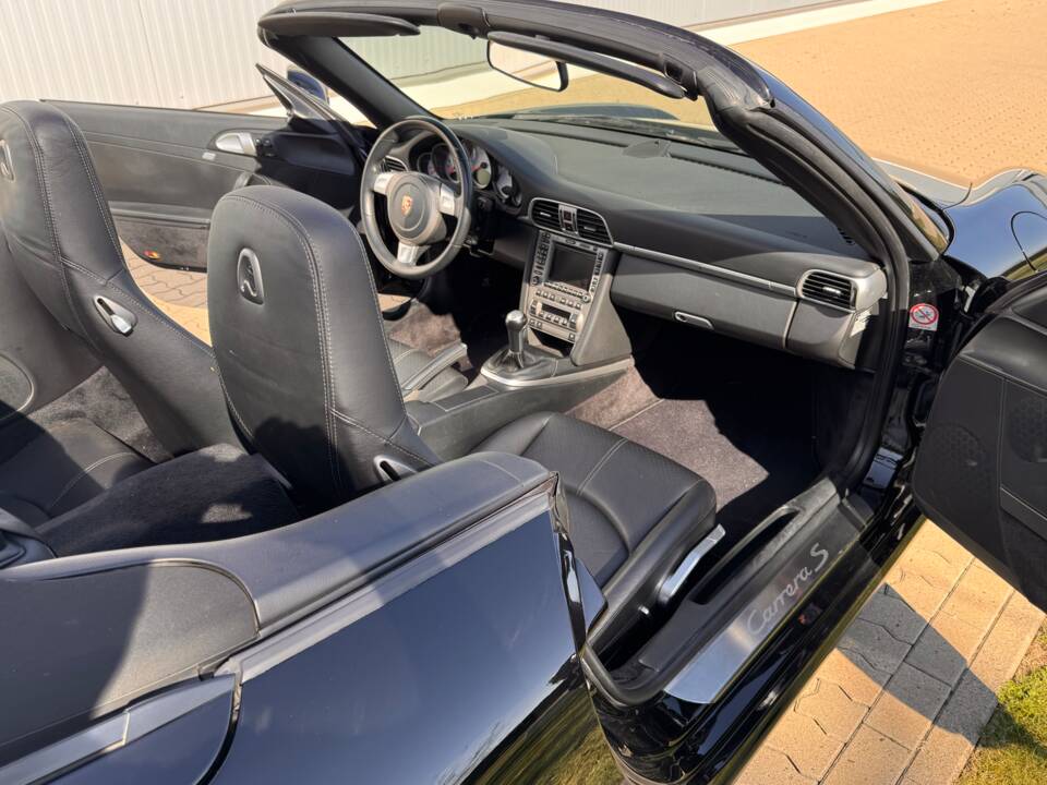 Bild 42/66 von Porsche 911 Carrera S (2006)