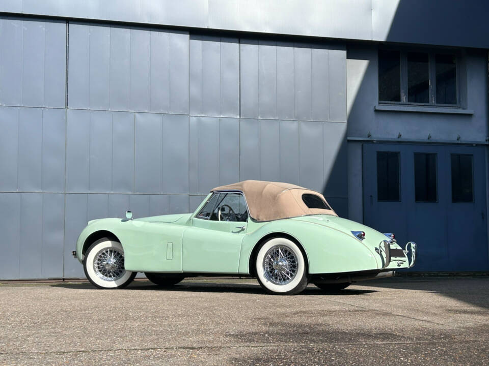Image 9/24 of Jaguar XK 120 DHC (1953)