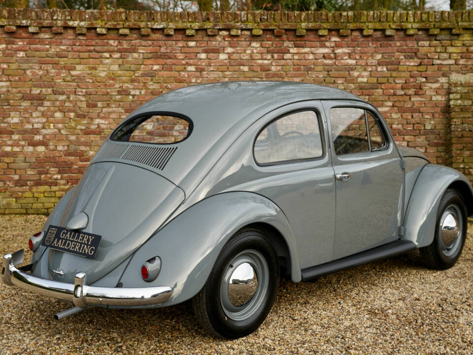 Image 2/50 of Volkswagen Beetle 1200 Standard &quot;Oval&quot; (1955)