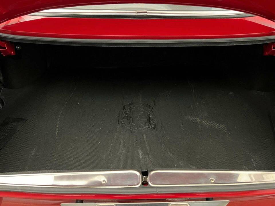 Image 17/20 of Alfa Romeo Giulia GT 1300 Junior (1971)