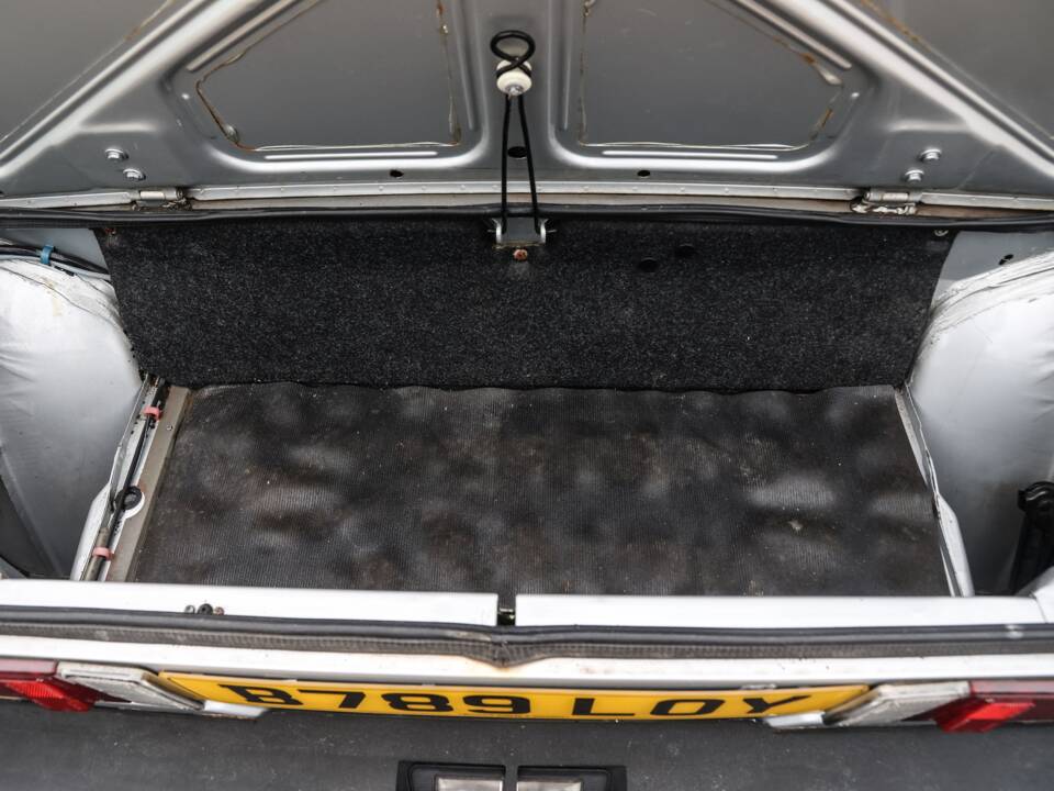 Image 31/50 of FIAT X 1/9 (1984)