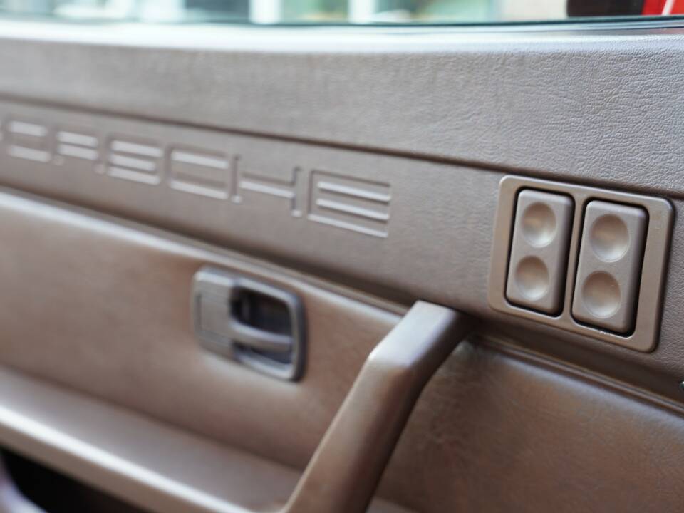 Afbeelding 29/50 van Porsche 924 S (1981)