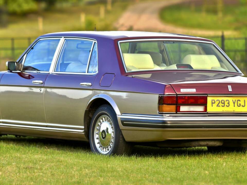 Image 10/50 of Rolls-Royce New Silver Dawn (1997)
